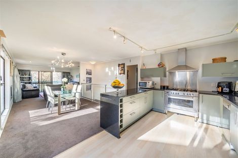 Photo of property in 32 Elmslie Road, Pinehaven, Upper Hutt, 5019