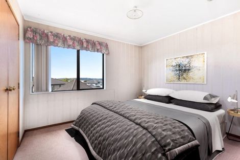 Photo of property in 9 Monet Grove, West Harbour, Auckland, 0618