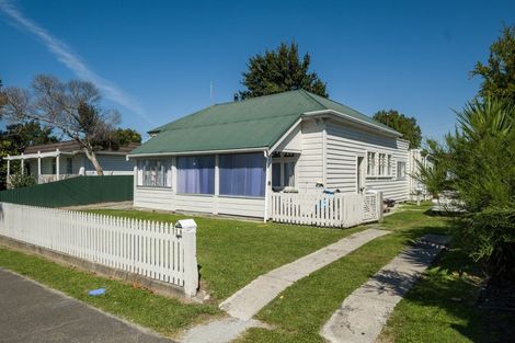Photo of property in 28 Ormond Road, Whataupoko, Gisborne, 4010