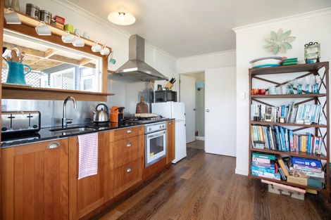 Photo of property in 113 Riria Kereopa Memorial Drive, Raglan, 3297