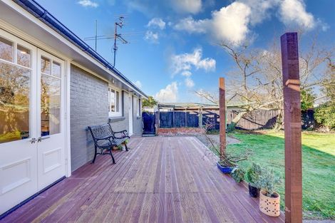 Photo of property in 5 Burnside Crescent, Burnside, Christchurch, 8053