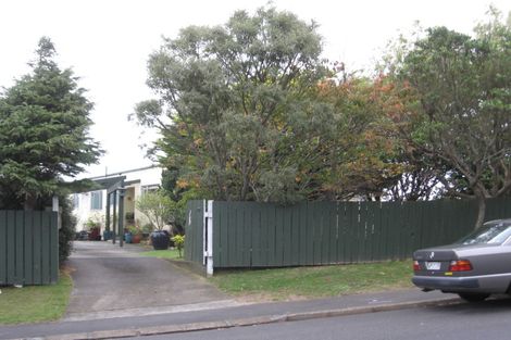 Photo of property in 27 Stewart Drive, Newlands, Wellington, 6037