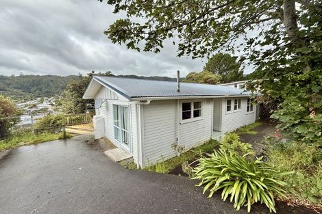 Photo of property in 17 Amundsen Grove, Stokes Valley, Lower Hutt, 5019