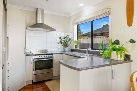 Photo of property in 27 Ian Peter Way, Otaki, 5512