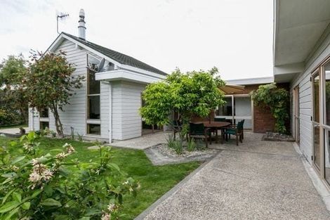 Photo of property in 16 Ngarimu Crescent, Taradale, Napier, 4112