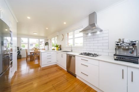 Photo of property in 16 Kapiti Place, Awapuni, Palmerston North, 4412