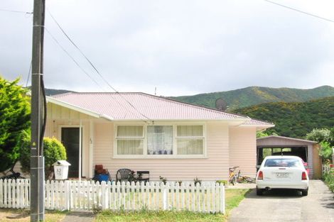 Photo of property in 32 Montreal Grove, Kingston, Wellington, 6021