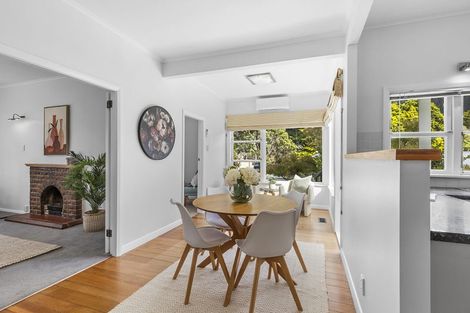 Photo of property in 18 Hampton Hill Road, Tawa, Wellington, 5028