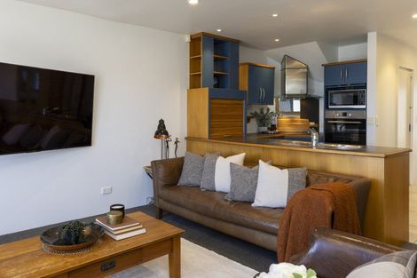 Photo of property in 2/227 Lake Terrace, Waipahihi, Taupo, 3330