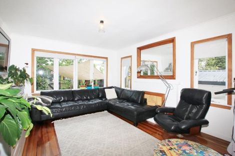 Photo of property in 65 Godley Road, Green Bay, Auckland, 0604