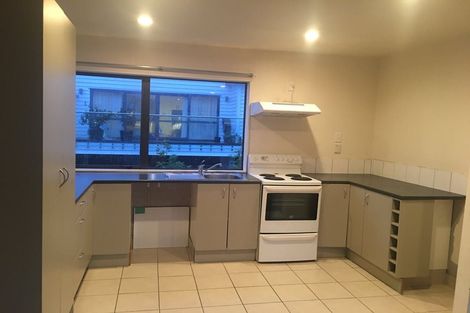 Photo of property in 9 Woodall Place, Totara Vale, Auckland, 0627