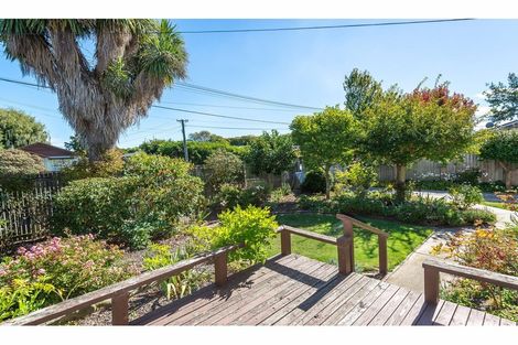 Photo of property in 40 Stapletons Road, Richmond, Christchurch, 8013