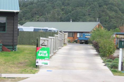 Photo of property in 152 Mayfair Avenue, Whangamata, 3620