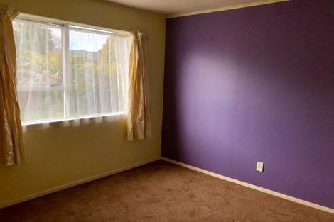 Photo of property in 44 Larchmont Grove, Totara Park, Upper Hutt, 5018