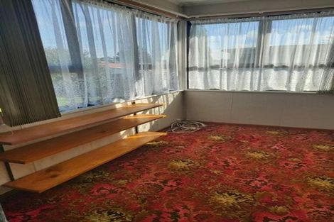 Photo of property in 72 Sylvan Crescent, Te Atatu South, Auckland, 0610