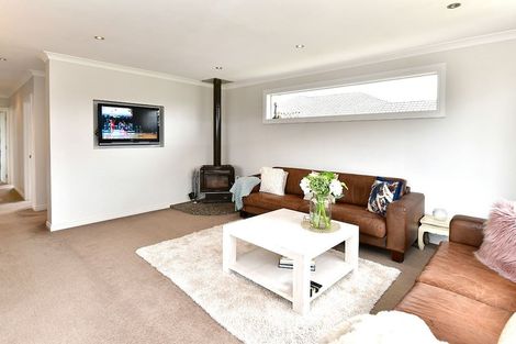 Photo of property in 27 Doment Crescent, Orewa, 0931