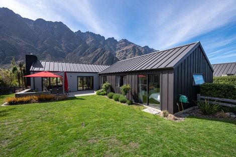 Photo of property in 2 Jacks Point Rise, Jacks Point, Queenstown, 9371