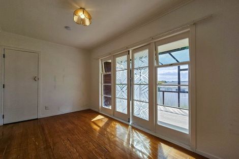 Photo of property in 2/12 Hamilton Place, Glenfield, Auckland, 0629