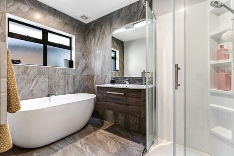 Photo of property in 34 Greenfield Drive, Western Heights, Hamilton, 3200