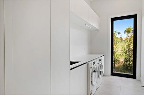 Photo of property in 21 Oscar Road, Greenhithe, Auckland, 0632