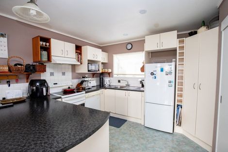 Photo of property in 41 Pipiroa Road, Ngatea, 3503