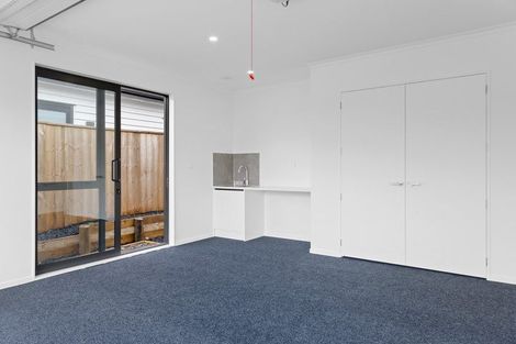 Photo of property in 17 Cara Avenue, Kumeu, 0810