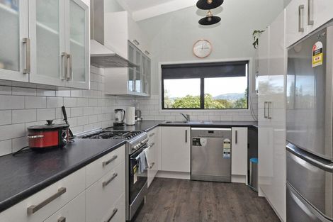 Photo of property in 19 Mckinley Road, Sunnyvale, Auckland, 0612