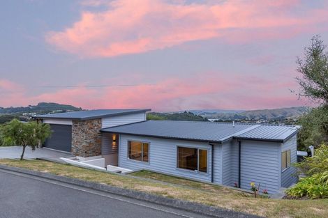 Photo of property in 50 Endeavour Drive, Whitby, Porirua, 5024