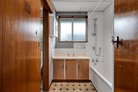 Photo of property in 1/2 Selwyn Street, Lower Vogeltown, New Plymouth, 4310