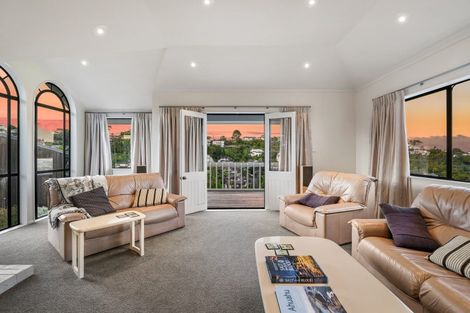 Photo of property in 28 Bellbird Rise, Murrays Bay, Auckland, 0630