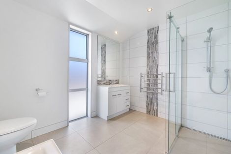 Photo of property in 12 Crabbe Place, Cromwell, 9310