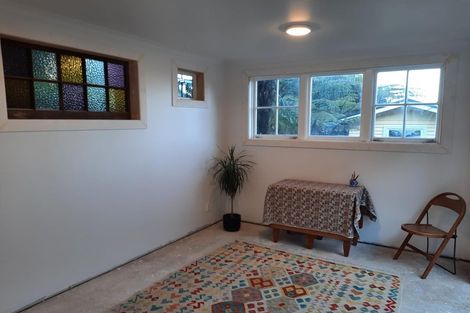 Photo of property in 71 Maungaraki Road, Korokoro, Lower Hutt, 5012