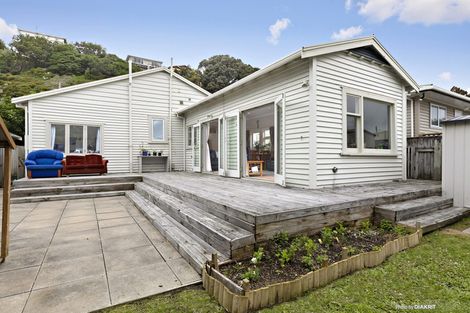 Photo of property in 16 Lonsdale Crescent, Rongotai, Wellington, 6022