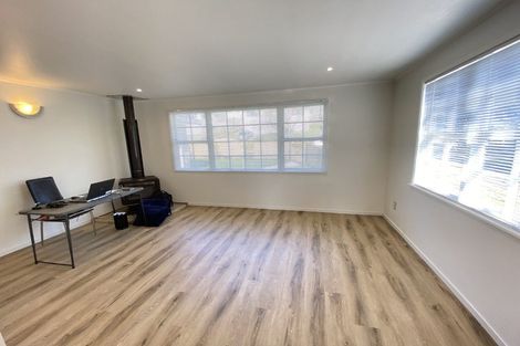 Photo of property in 28 Vandeleur Avenue, Birkdale, Auckland, 0626