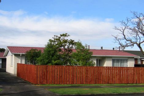 Photo of property in 5 Haast Place, Awapuni, Palmerston North, 4412