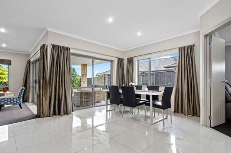 Photo of property in 9 Allgood Place, Rototuna North, Hamilton, 3210