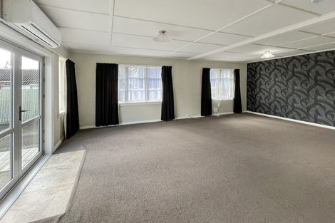 Photo of property in 17 Rewa Street, Takaro, Palmerston North, 4412