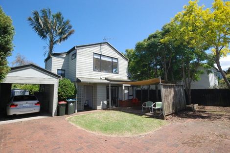 Photo of property in 3/16 Wairakei Street, Greenlane, Auckland, 1051