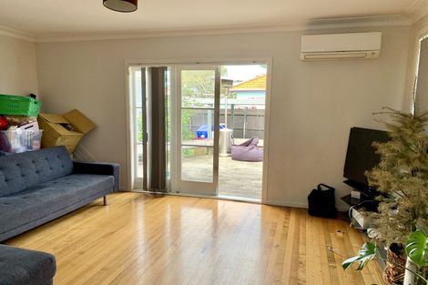 Photo of property in 35 Royton Avenue, Mangere East, Auckland, 2024