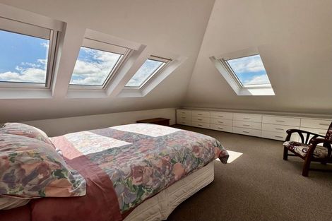 Photo of property in 16 Burnham Street, Seatoun, Wellington, 6022