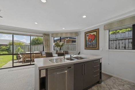 Photo of property in 9a Wilton Street, Westown, New Plymouth, 4310