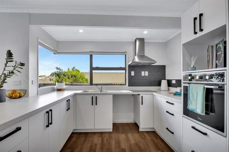 Photo of property in 9 Velma Crescent, Nawton, Hamilton, 3200