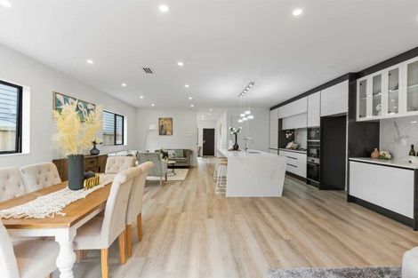 Photo of property in 3/7 Alston Avenue, Kelston, Auckland, 0602