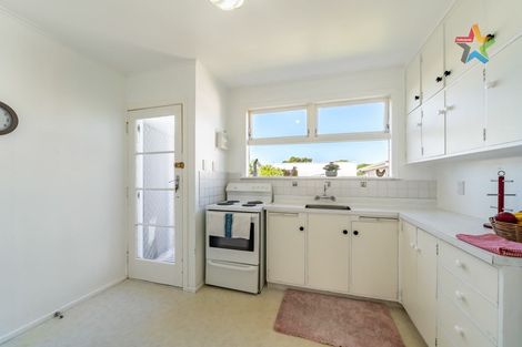 Photo of property in 33a Percy Cameron Street, Avalon, Lower Hutt, 5011