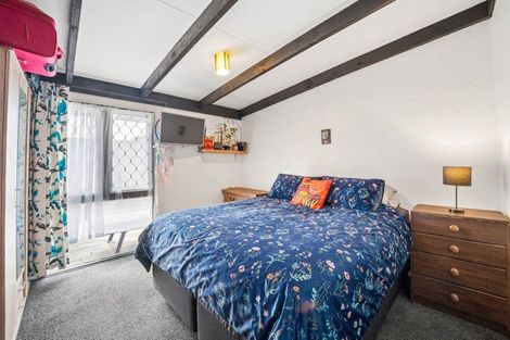 Photo of property in 2/9 Poinsettia Place, Henderson, Auckland, 0610