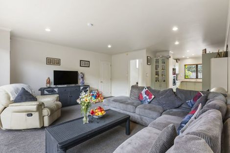 Photo of property in 3/102 Greenhithe Road, Greenhithe, Auckland, 0632