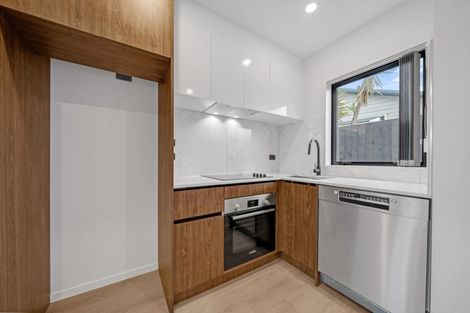 Photo of property in 6/72 Tiraumea Drive, Pakuranga, Auckland, 2010