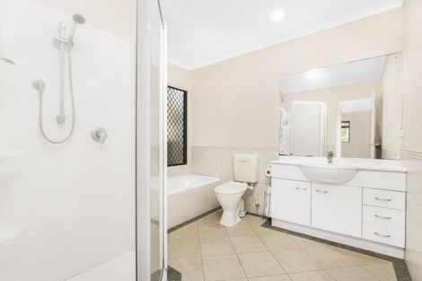 Photo of property in 132 Redoubt Road, Goodwood Heights, Auckland, 2105