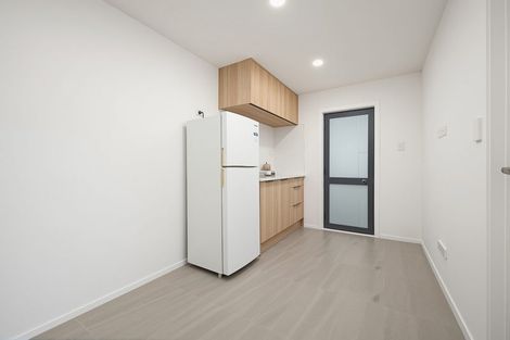 Photo of property in 140d Hepburn Road, Glendene, Auckland, 0602