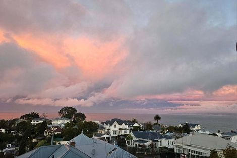 Photo of property in 13 Lighthouse Road, Bluff Hill, Napier, 4110